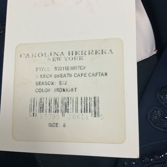Carolina Herrera Midnight 2022 V Neck Sheath Cape Caftan Gown - Picture 6 of 6